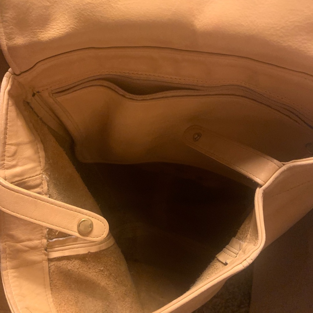 Authentic Coach leather backpack. - Picture 6 of 8